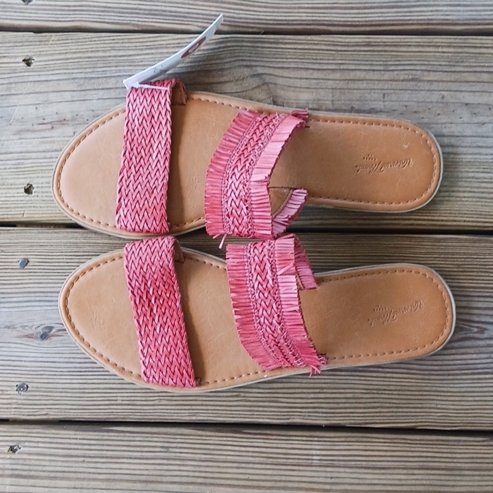 Universal Thread women's flat sandals size 10